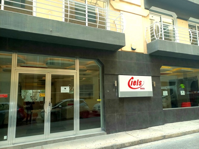 IELS Malta Dil Okulu D�� G�r�n�m