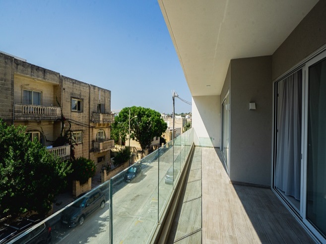 ESE Malta Dil Okulu Superior Plus Claret Apartman