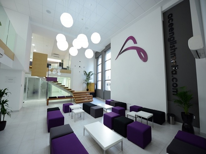 ACE Malta Dil Okulu Lobi