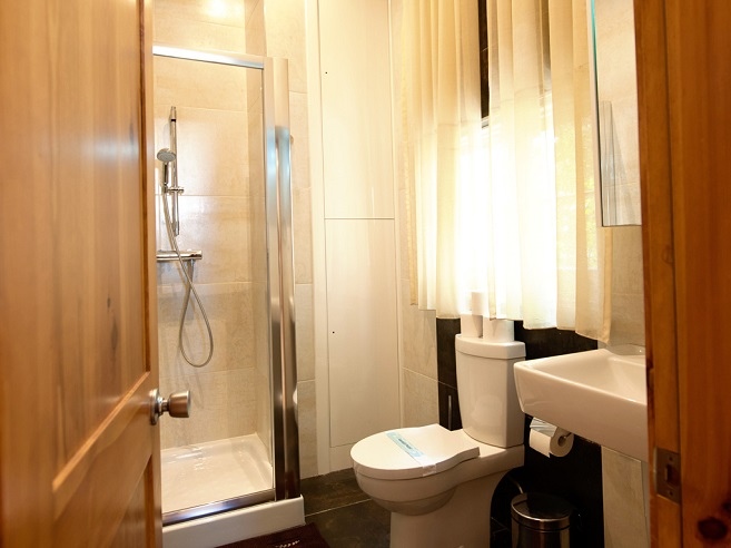 Sprachcaffe Malta Dil Okulu Apartman Banyo