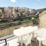 ESE Malta Dil Okulu Valley View Balkon Manzarası